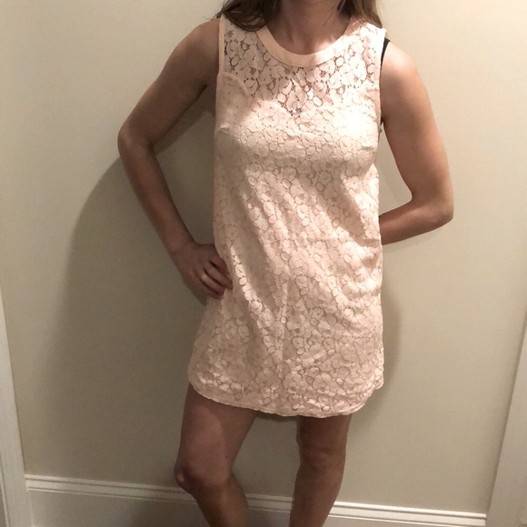 Blush pink lace dress 💕 - Picture 6 of 7